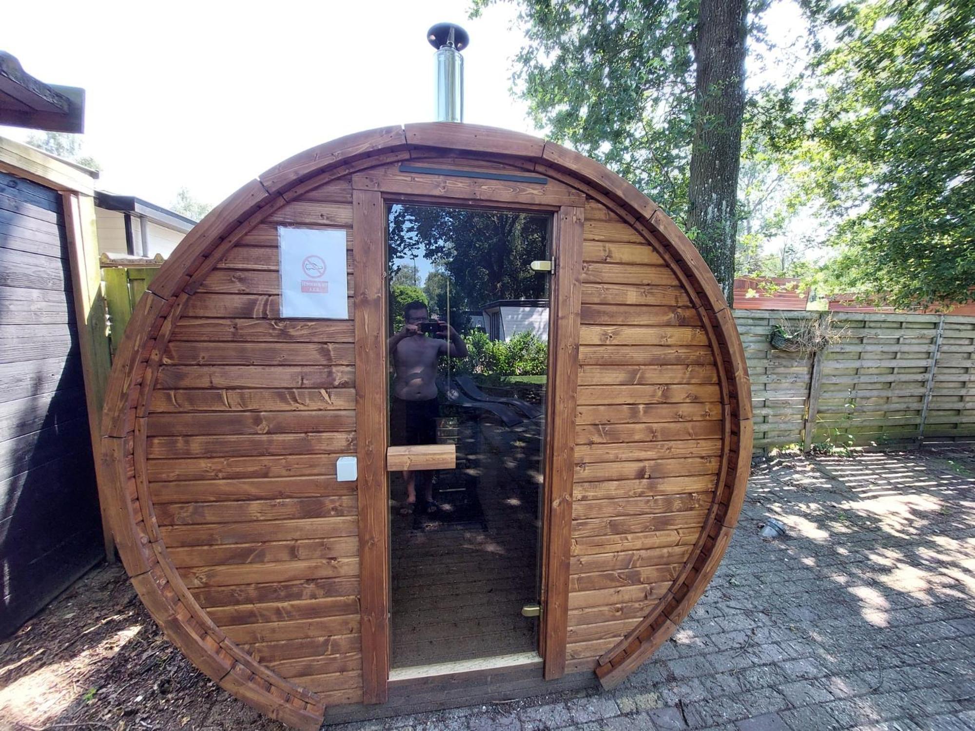 Veluwe Vakanties Chalets With Private Barrel Sauna - With Pool Bar And Restaurant Facilities In The Veluwe National Park Putten Exterior foto